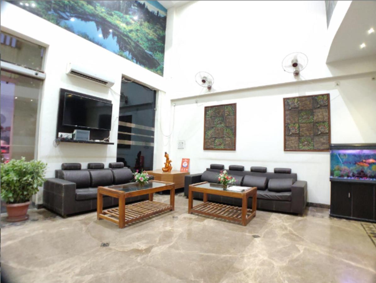 Hotel Badrika Inn Rewa Exterior foto
